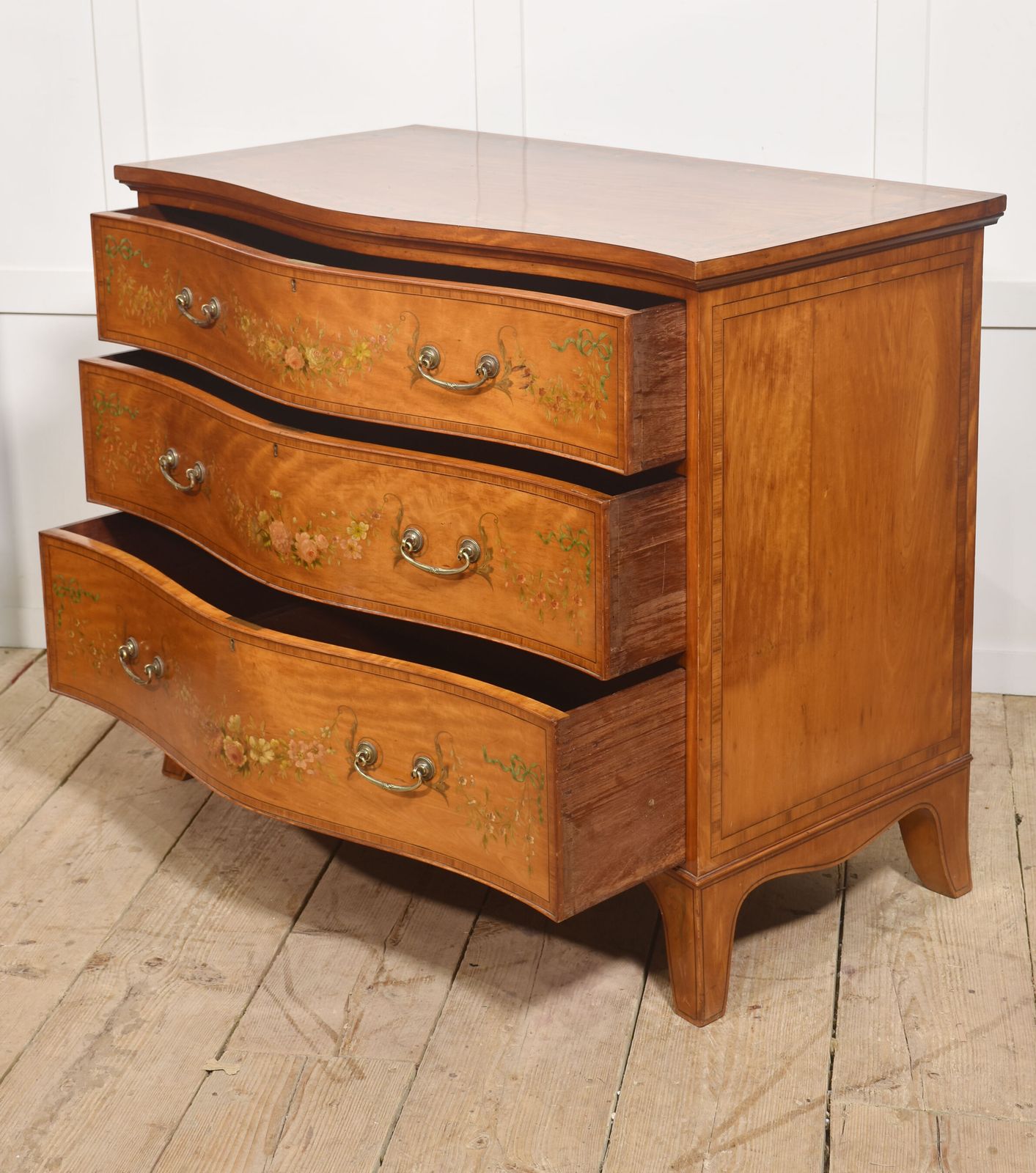 Sheraton Revival Satinwood Serpentine Chest Of Drawers photo vinterior