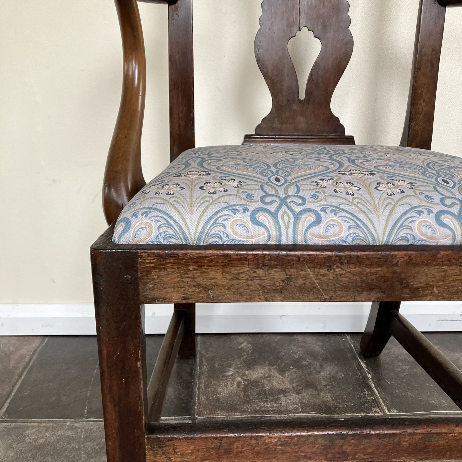 Georgian Carver Chair, Chippendale Style, Pierced Splat Back, Upholstered Seat photo vinterior