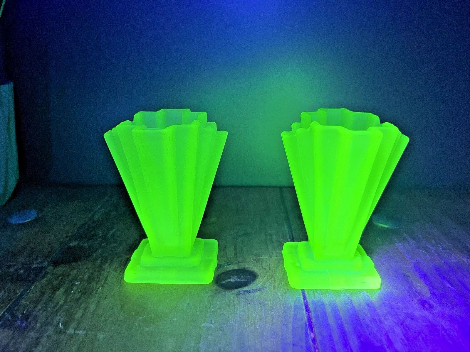 1 Small Art Deco Bagley Grantham 334 Uranium Glass Fanned Stepped Base Posy Vase photo for sale