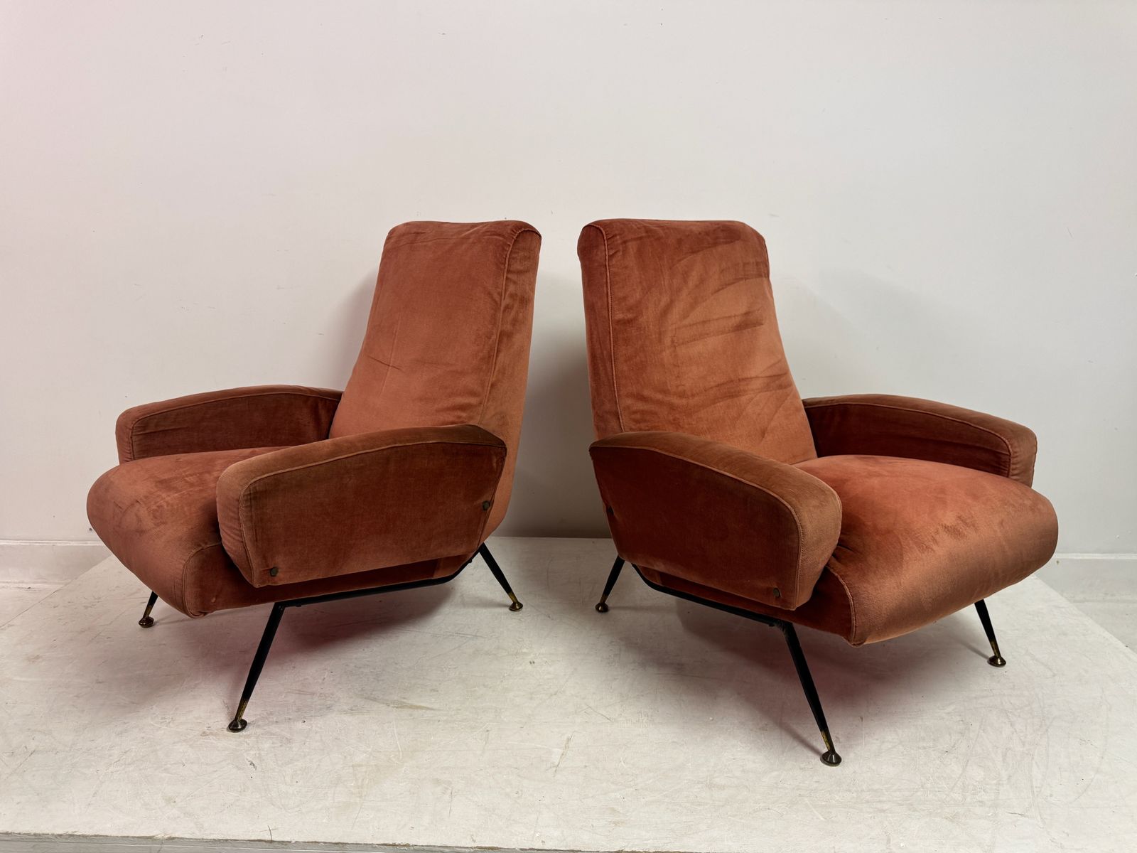photo buy Pair Of 1960s Italian Armchairs