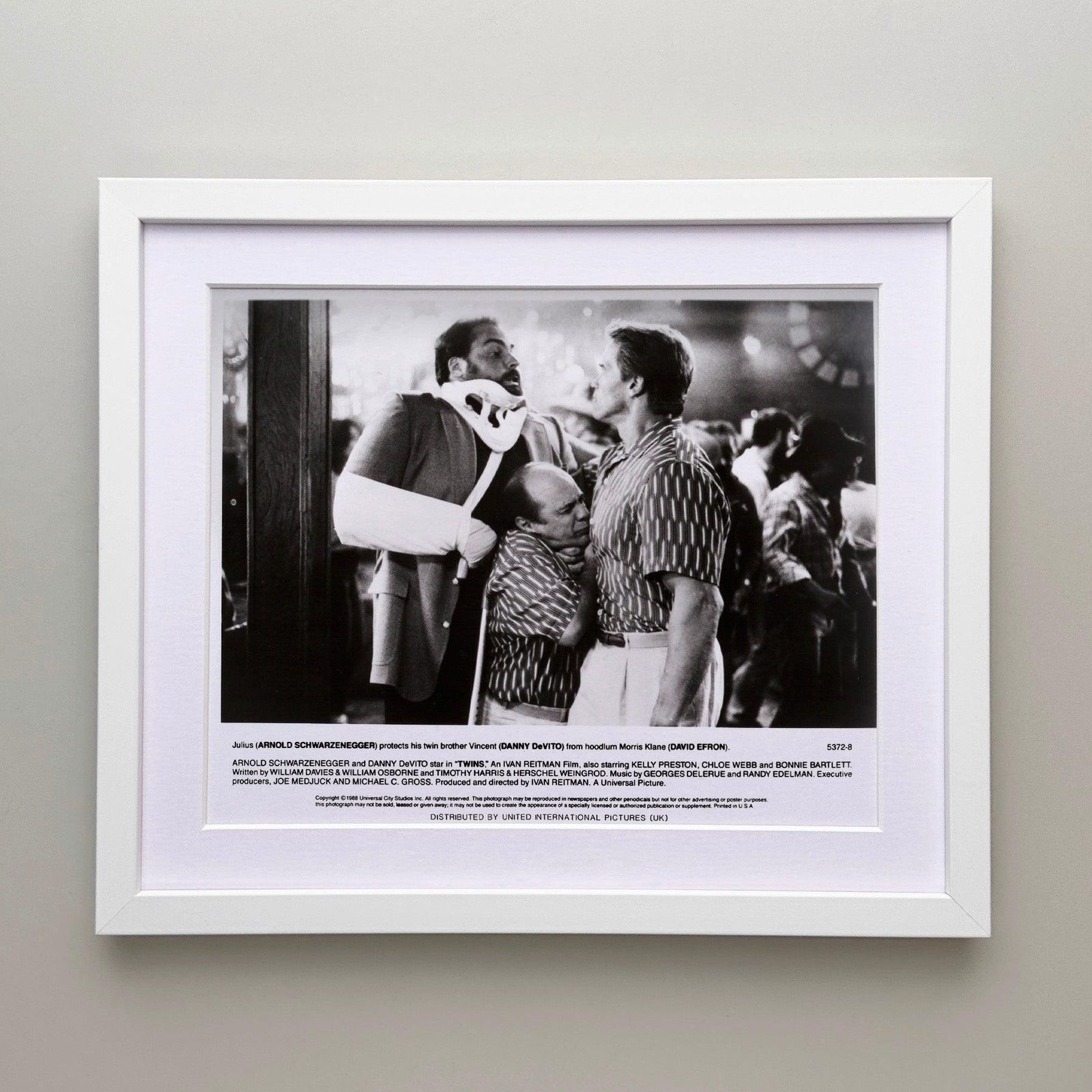 Photo de presse Twins 1988, encadrée photo for sale