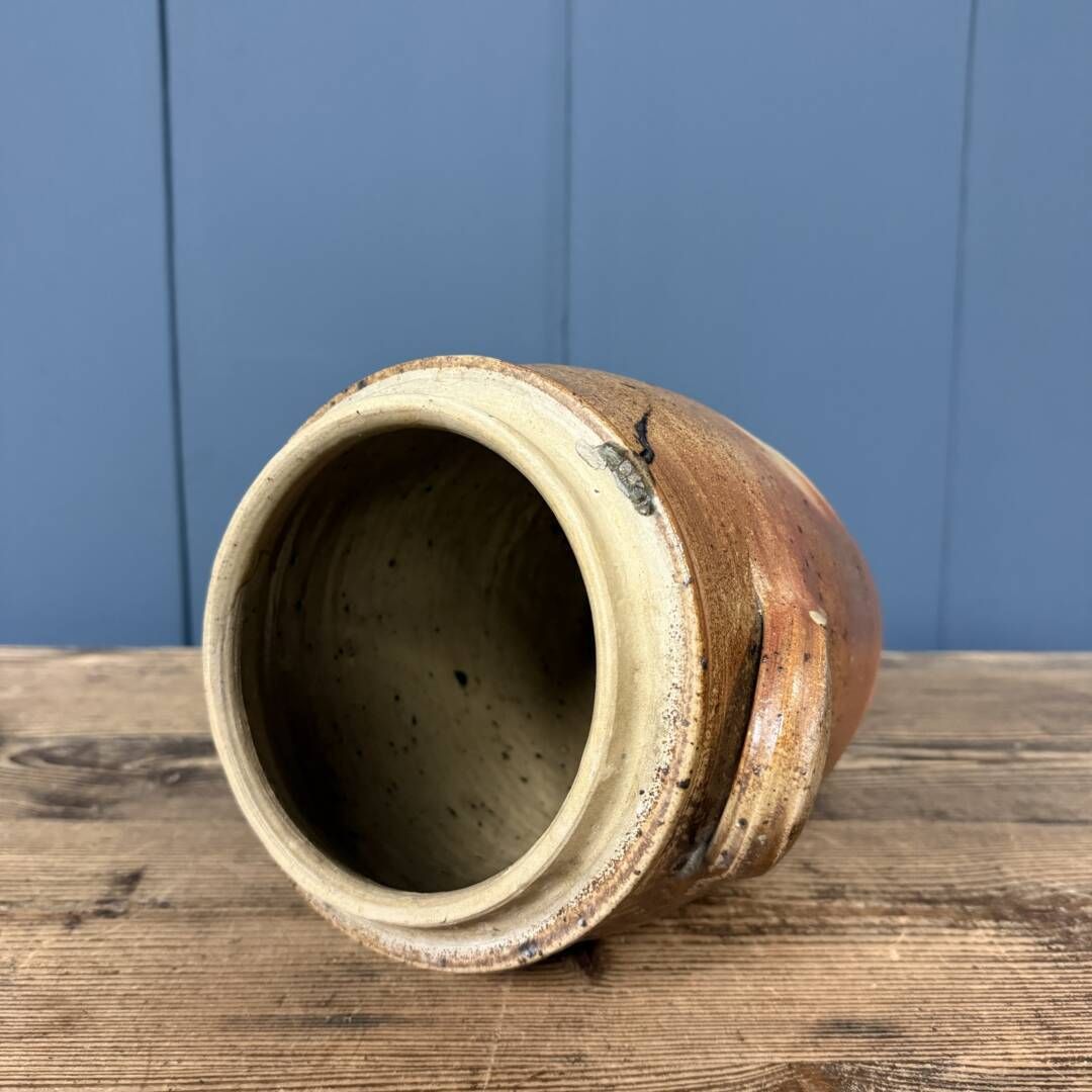 photo vintage Antiek Aardewerken Pot Met Deksel