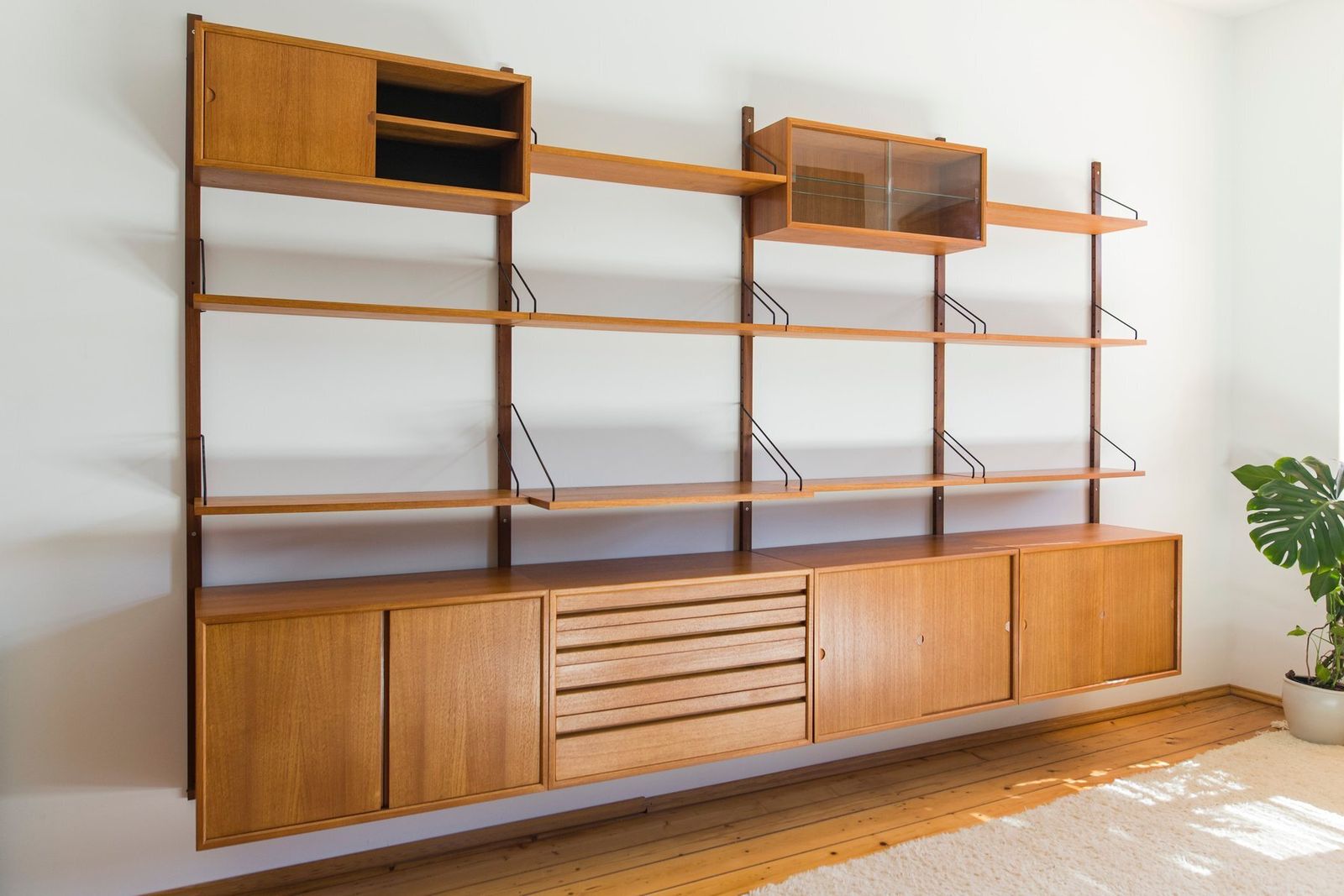5404.0 Modular Wall Shelving System By Poul Cadovius For Cado, 1960s photo