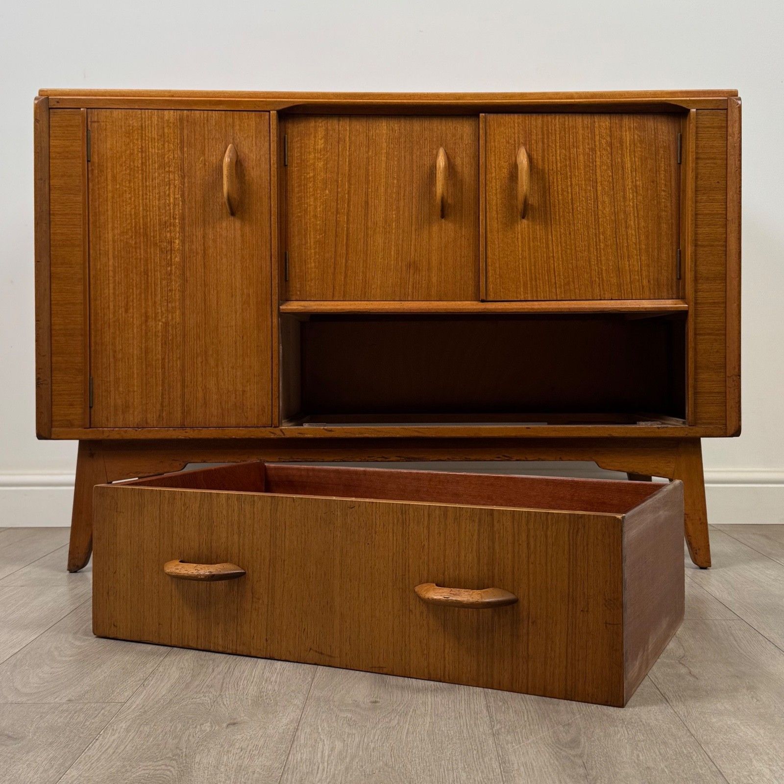 Furniture Vintage 20th Century Good Quality Sideboard In Walnut ( Af 5509 ) photo