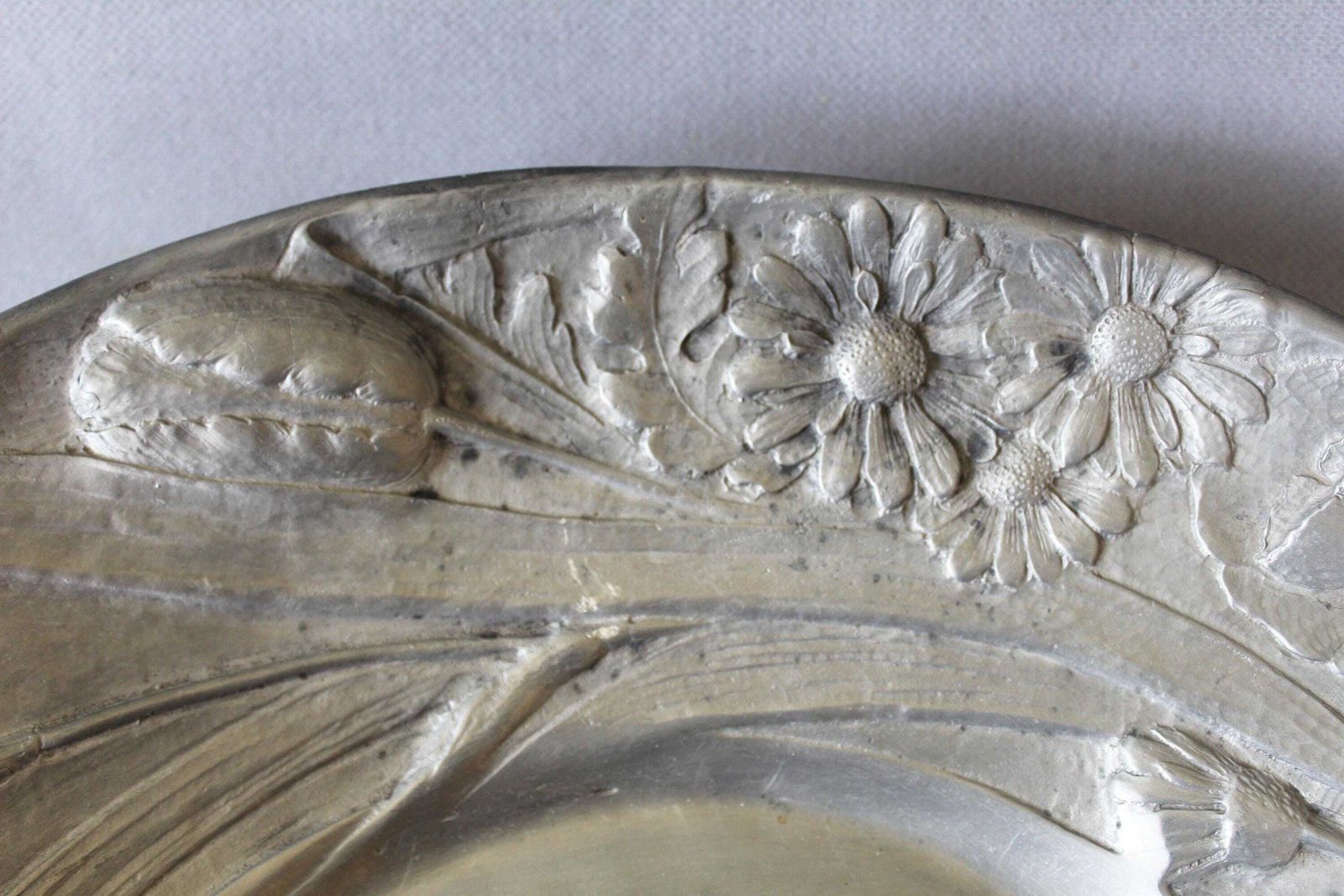 Extra Large Vintage Pewter Centerpiece Bowl, Etain 92% Erve, Embossed Style Art Nouveau, Iris, Flowers, Serving Tray, Fruit Bowl, 2.5 Kilos photo Home Decor