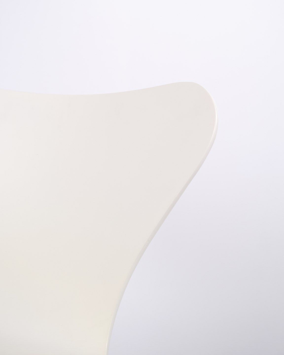 Set Of 6 Series 7 Chairs Model 3107 In White Lacquered Veneer With Chrome Frame By Arne Jacobsen For Fritz Hansen photo buy