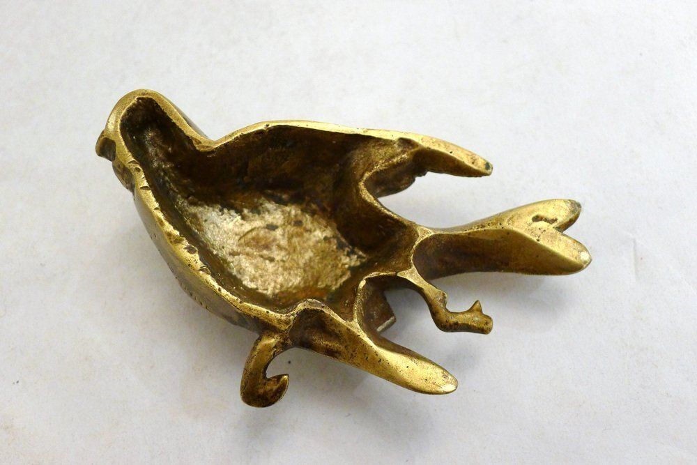 photo for sale Small Paperweight Sculpture Of A Dead Bird In Gilt Bronze Or Brass, Early 20th Century