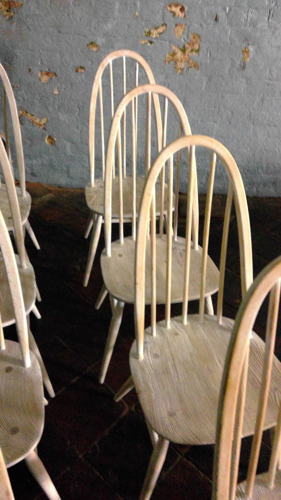 A Good Set Of 6 Ercol Limed Elm Windsor Hooped Back Stick Chairs photo Furniture