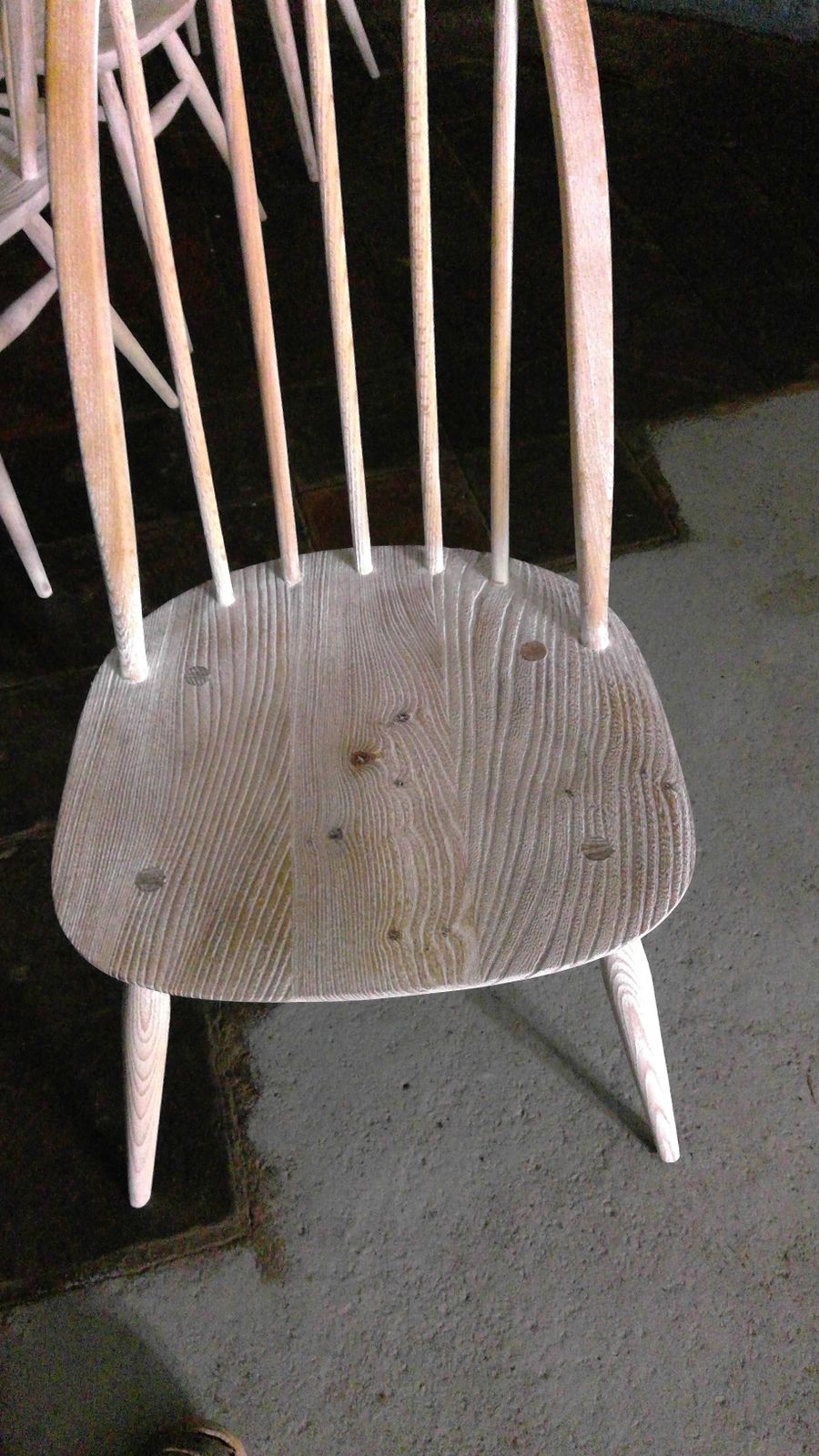 A Good Set Of 6 Ercol Limed Elm Windsor Hooped Back Stick Chairs photo vinterior