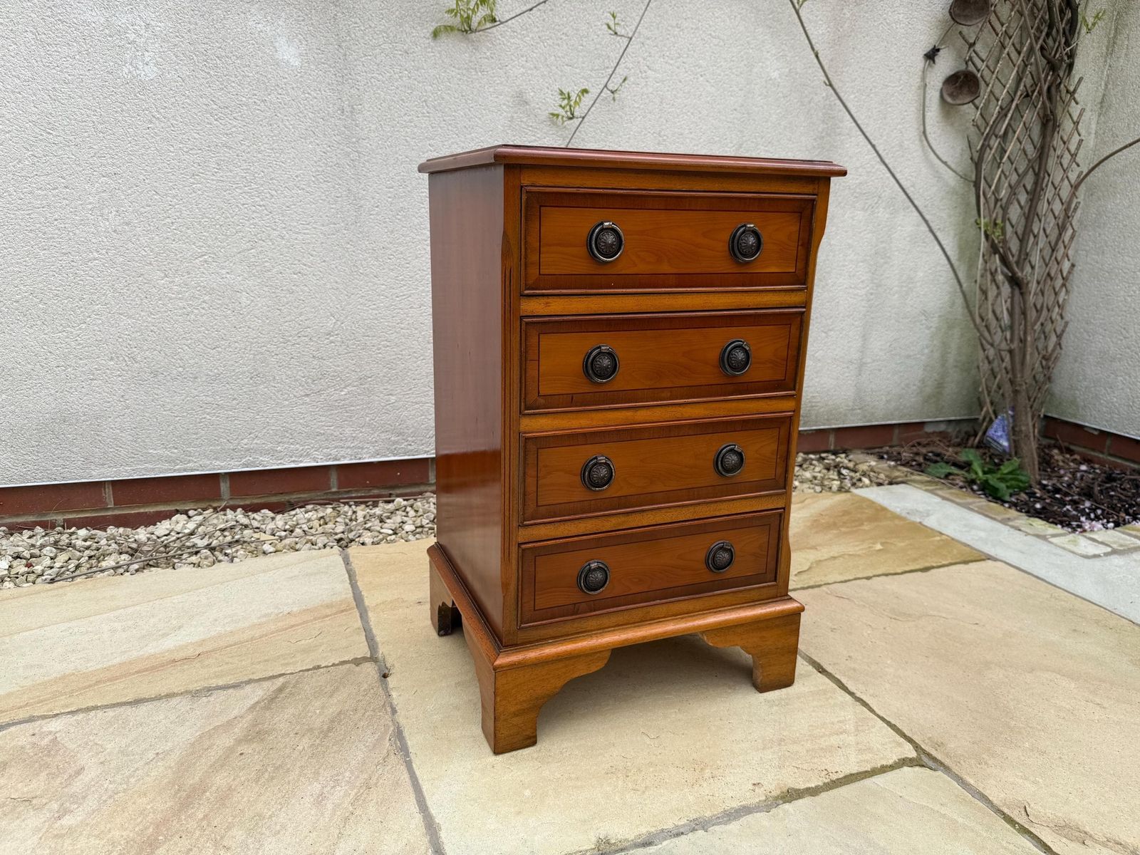 Small Vintage Antique Chest Of Drawers / Bedside Table / Side Table / Lamp Stand / Night Stand