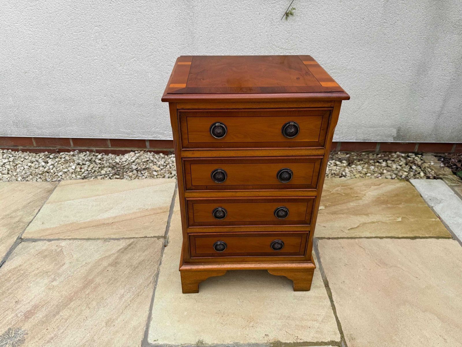 photo vinterior Small Vintage Antique Chest Of Drawers / Bedside Table / Side Table / Lamp Stand / Night Stand