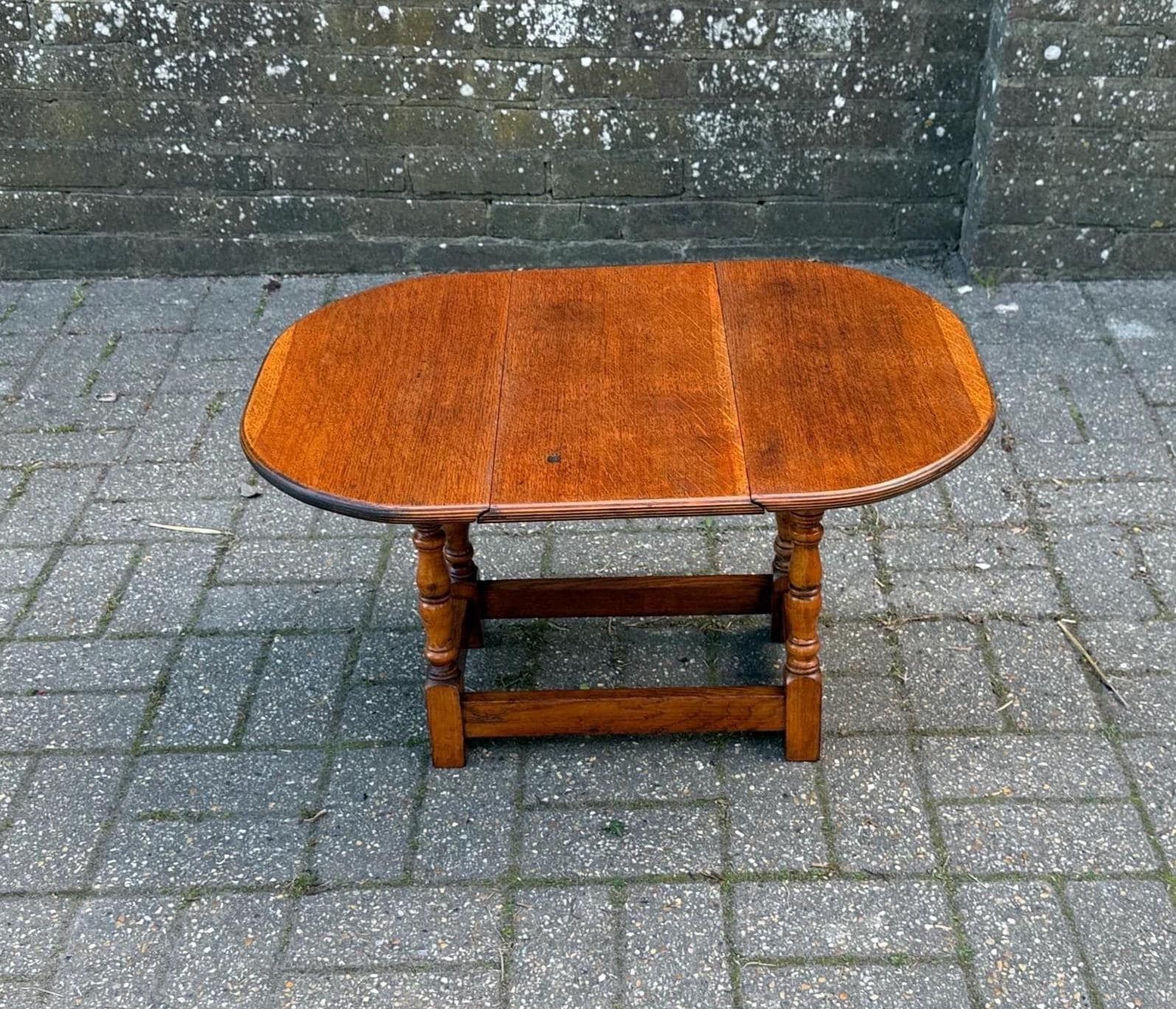Vintage Oak Drop Leaf Table With Inlaid Edge Detail Turned Legs Farmhouse Style