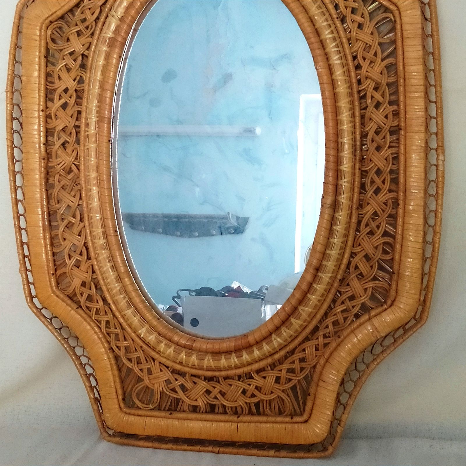 Décoration Miroir mural sculptural mid-century en rotin photo
