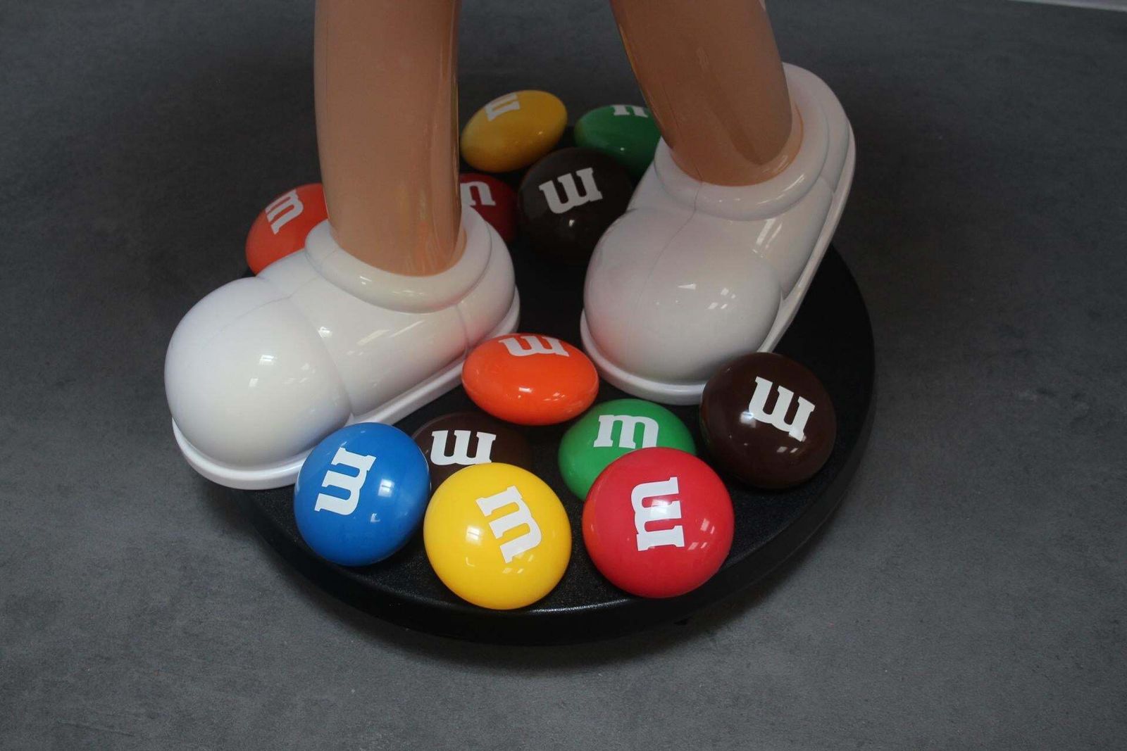 Very Rare Plastic Stand Of The M&M's Candy Company Mascot, 1990s. photo 1056.0