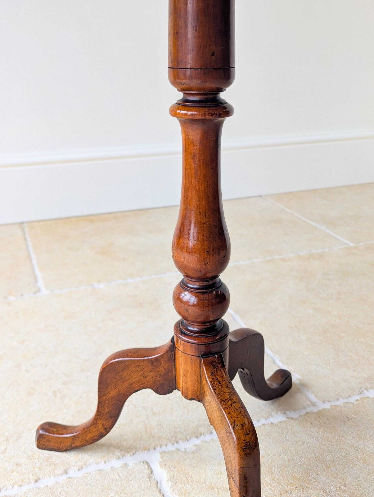 photo vinterior Antique Georgian Mahogany Oval Tilt Top Tripod Wine Table C.1820