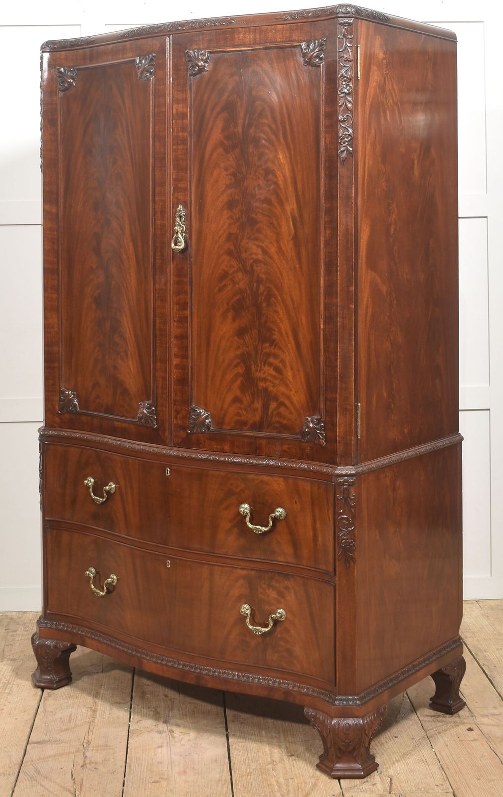Figured Mahogany Tallboy Linen Press With Carved Detail photo vinterior