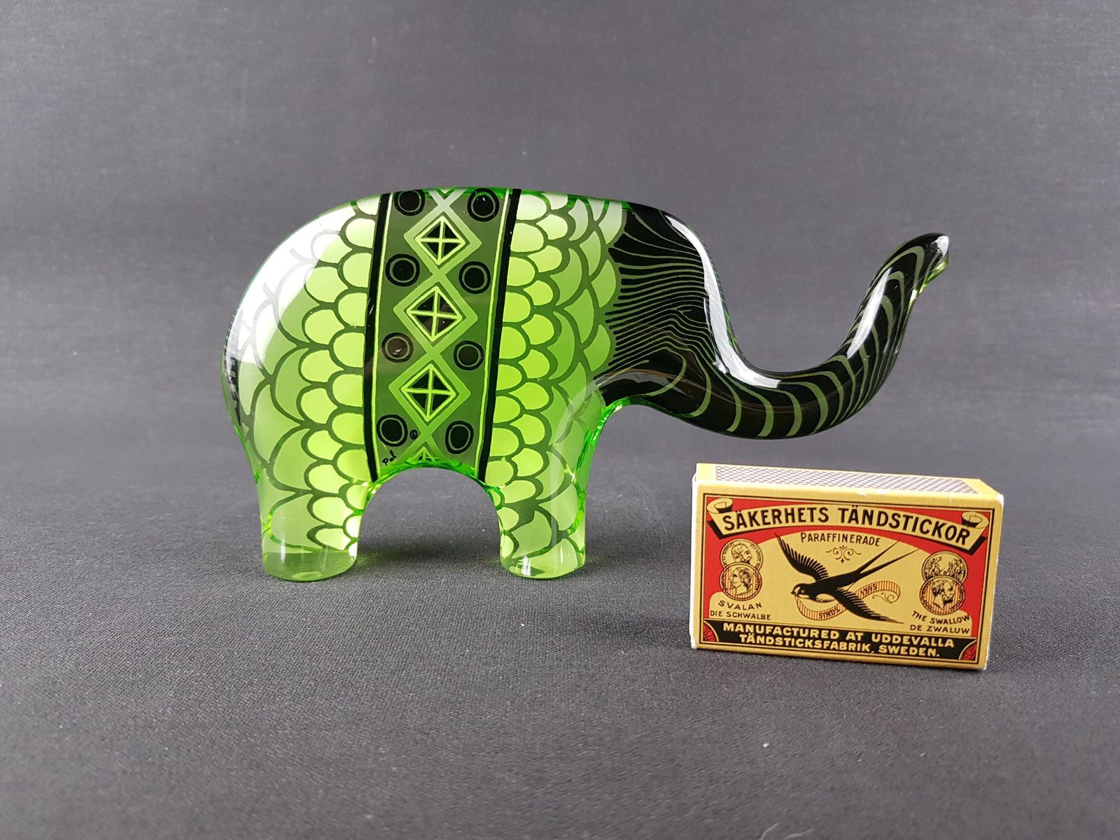 Rare  Vintage Abraham Palatnik Op Art Lucite Acryl Green Elephant Figurine Brasil Artemis Collection 1960 70 photo furniture