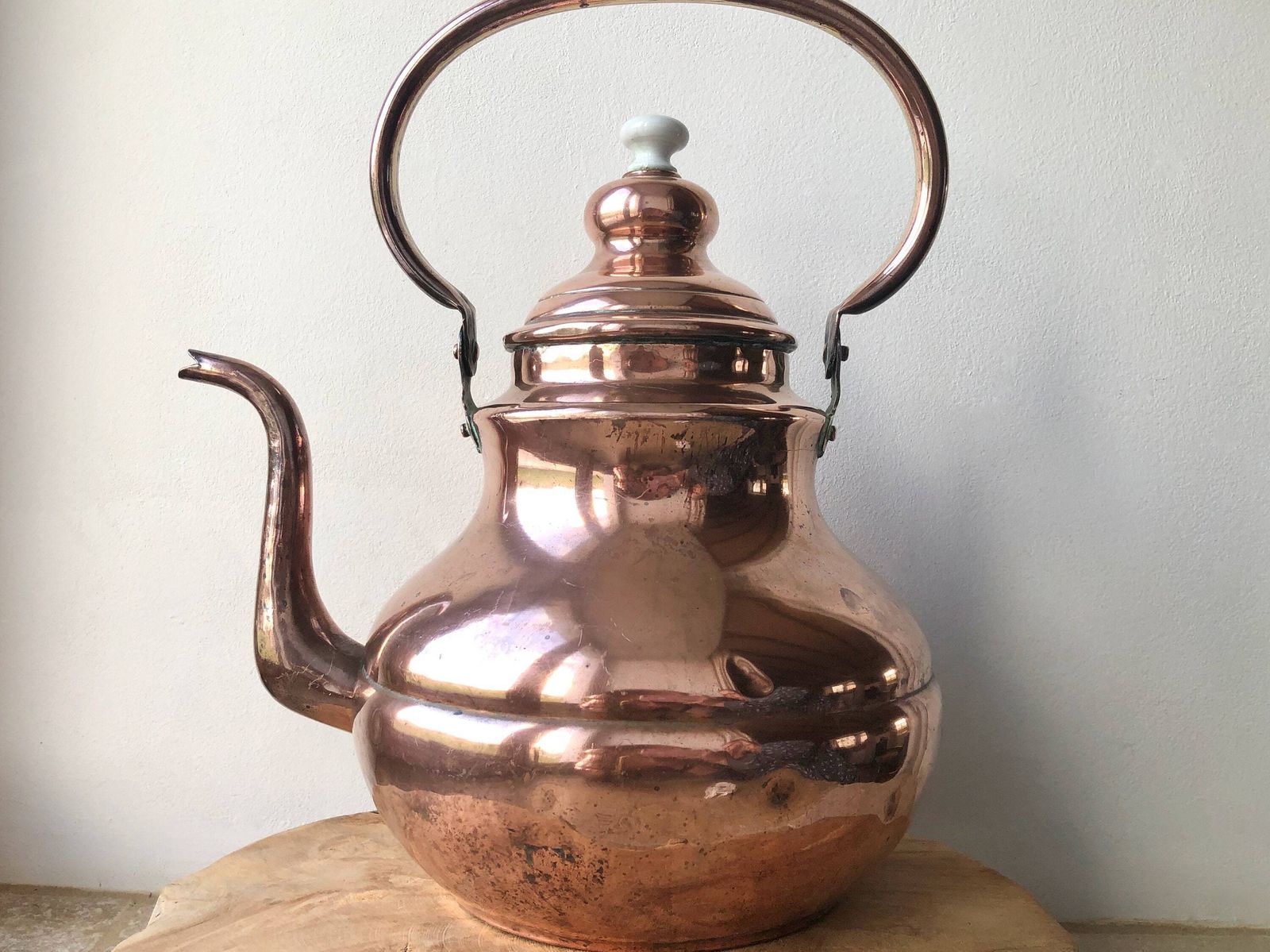 Bouilloire vintage en cuivre, théière en cuivre, cuisine rustique, cuivrerie, ustensiles de cuisine anciens