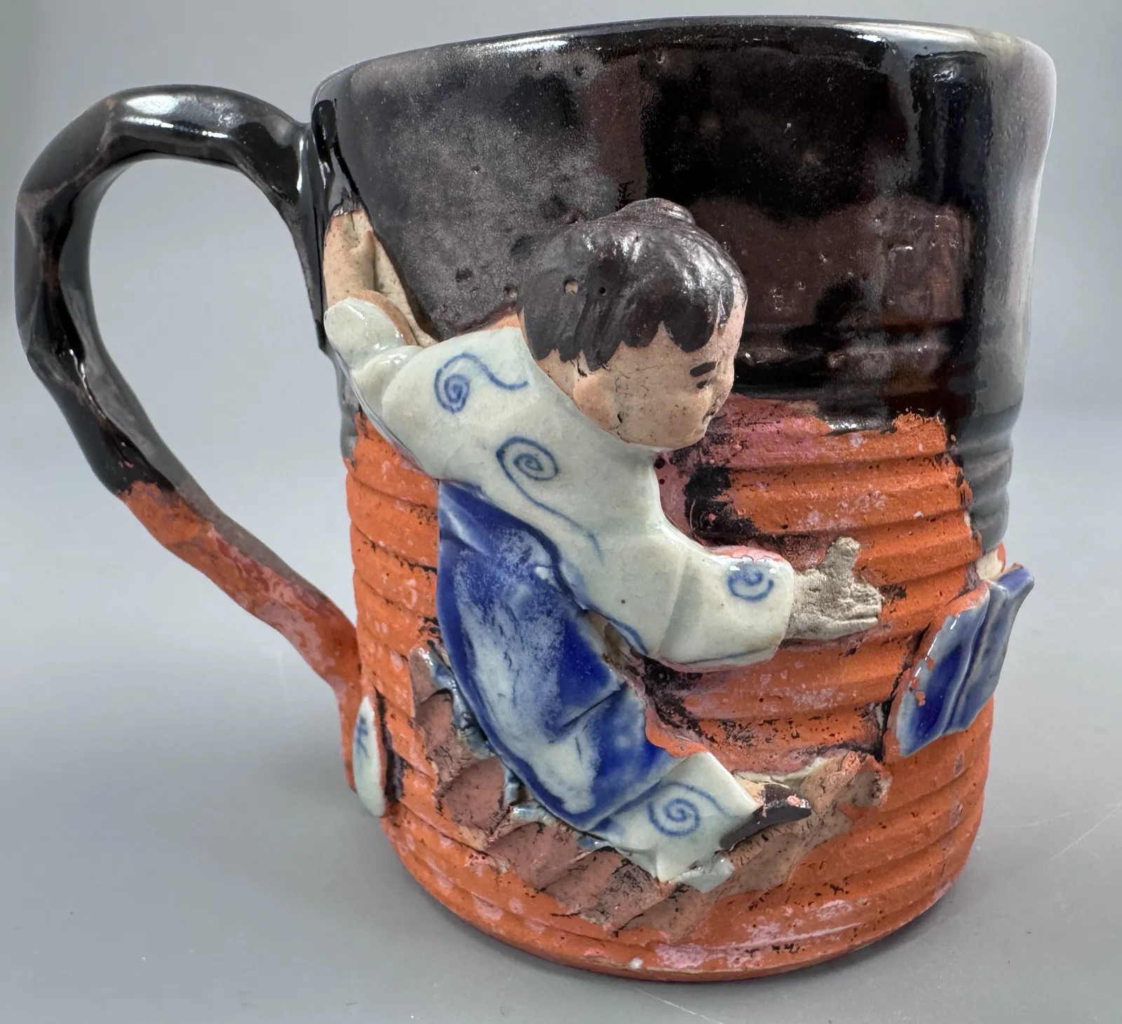 Japanese Sumida Gawa Mug With Applied Karako Figure, Signed Kōko — Meiji / Early Taishō Period