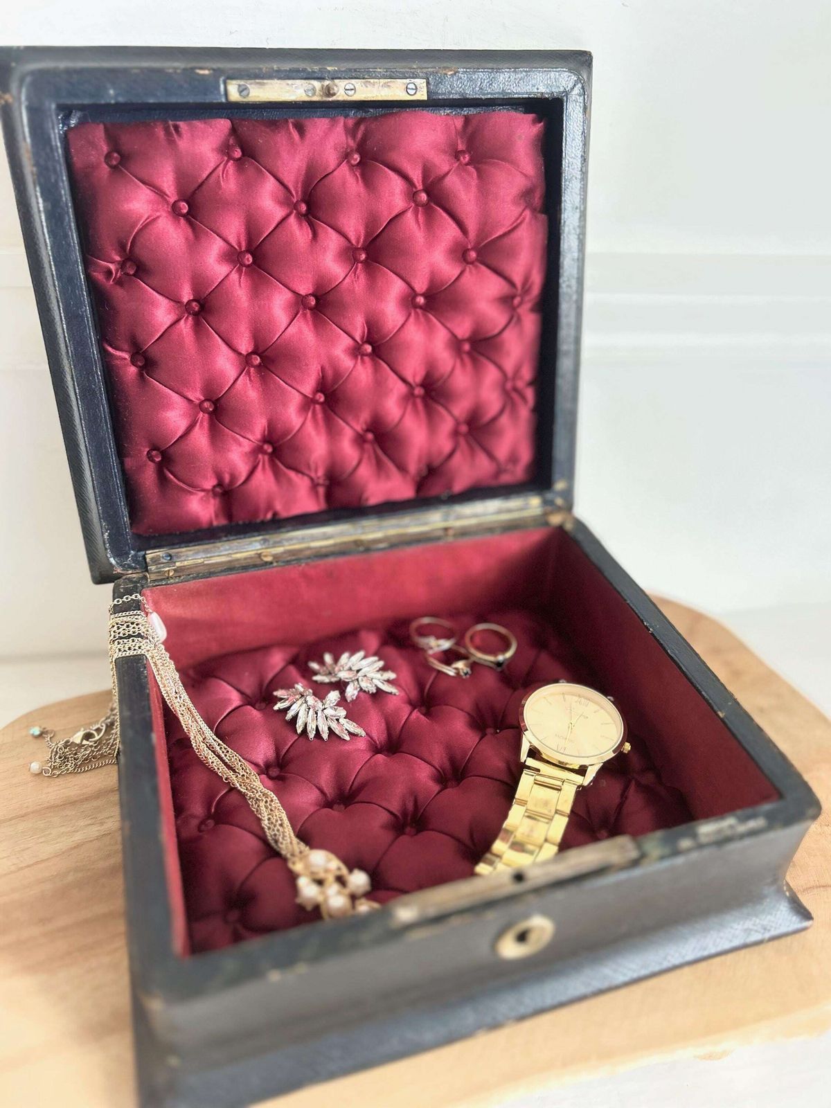 Boîte à bijoux d'époque française, soie capitonnée, Palais Royal