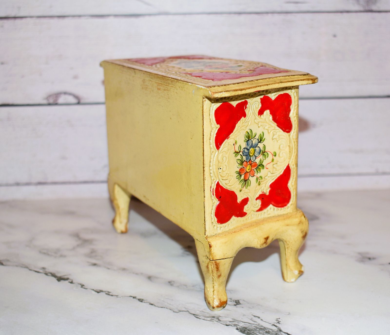 Mid Century Florentine Red & Gilt Jewelry Chest In Louis XV Style photo vinterior