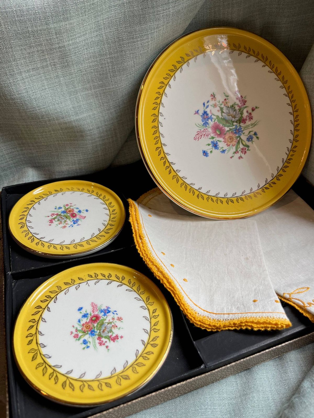 Coffret cadeau vintage Gien, dessous-de-plat et dessous-de-bouteille photo 91.0