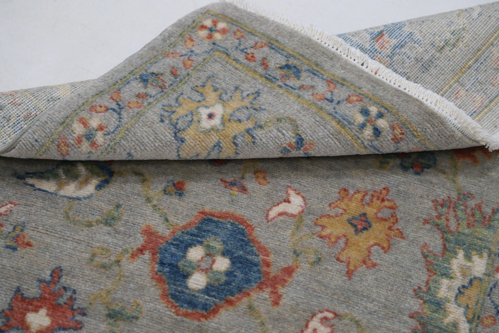 2'5"X3'11" Modern Turkish Rug, Floral Patterned Oushak Accent Rug For Bedroom photo Textiles