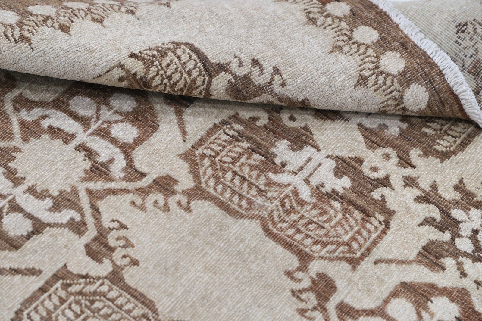 4,2x5,7 ft traditioneel handgeknoopt bloemmotief vloerkleed, bruin en ivoor, wol photo Textiel