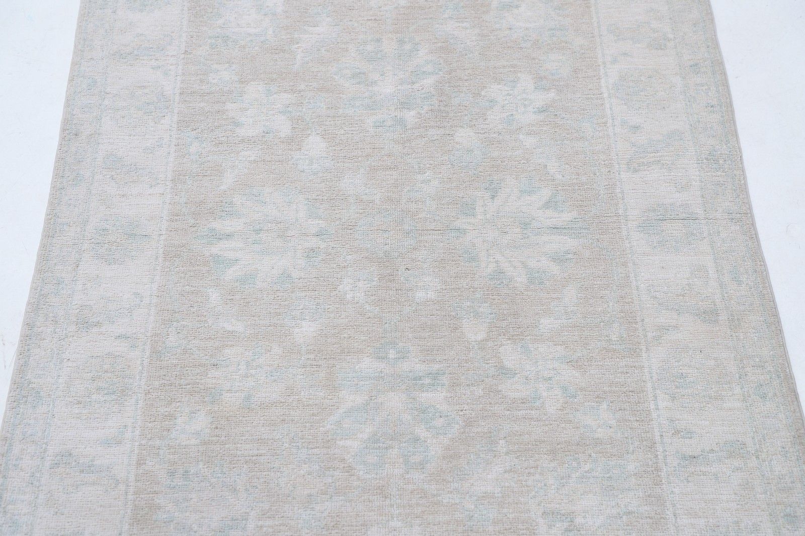 Tapis Oushak turc noué à la main en laine beige à motifs floraux, 90 x 150 cm photo for sale