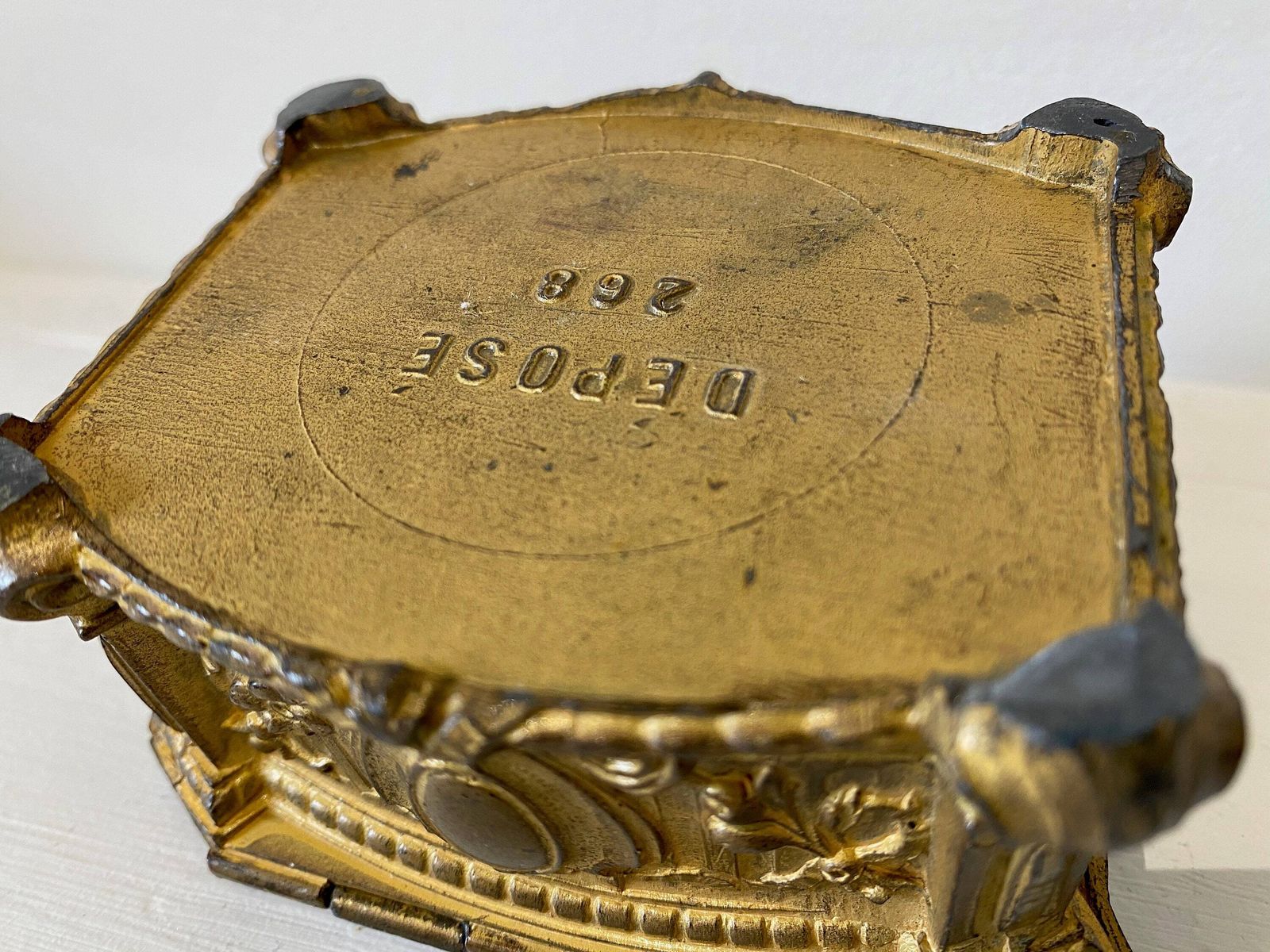 Boîte à bijoux d'époque en régule, Napoléon III, intérieur en soie capitonnée photo buy