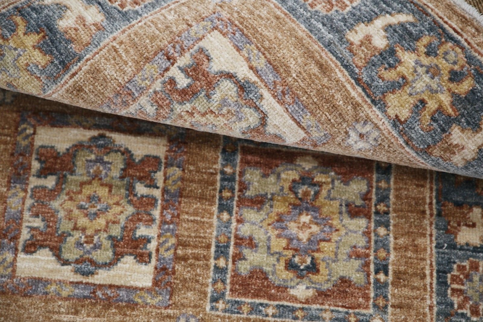 2x3 Ft Traditional Turkish Accent Rug. Handknotted Small Entryway Rug. 100% Wool photo vinterior