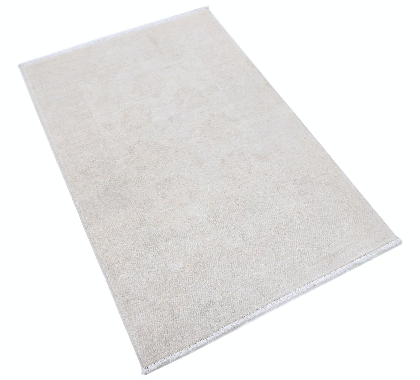 Tapis d'appoint traditionnel noué à la main, 82 x 122 cm. Tapis turc beige. Laine pure photo furniture