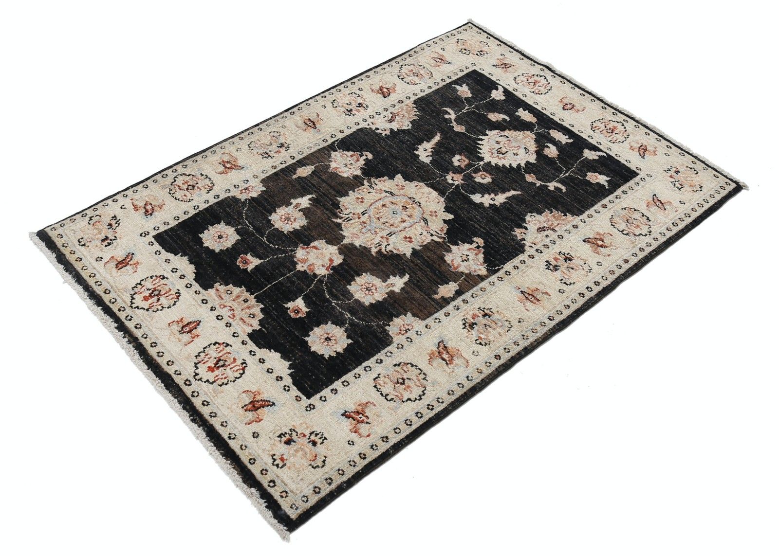 Tapis turc à motifs floraux noué à la main, 84 x 120 cm, en noir et ivoire. 100 % laine photo furniture