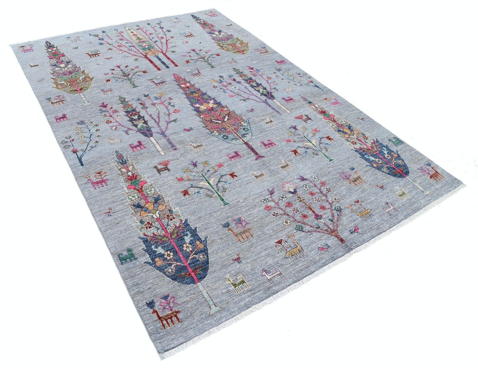 5,7x8,2 ft Handgemaakt Grijs Vloerkleed met Bloemen- en Boomdessin in Multicolour Tinten photo furniture