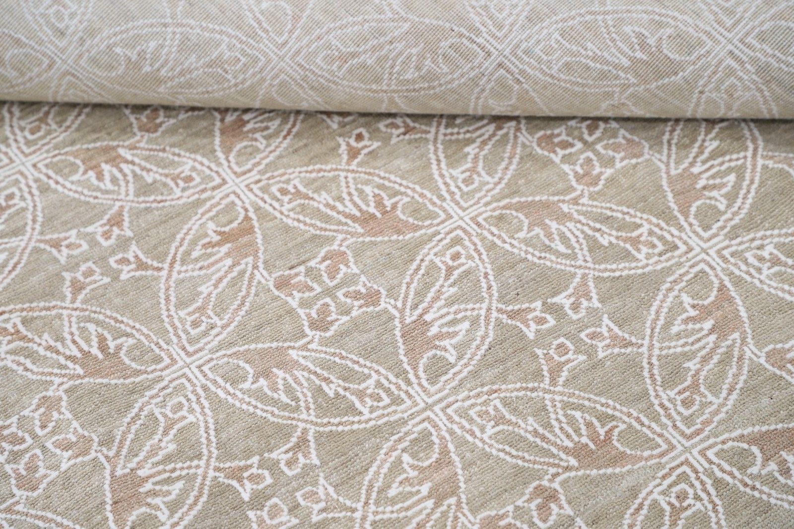 Tapis en laine noué à la main, beige et ivoire, 7 x 9 pi. Tapis turc à motif de treillis photo 3625.0