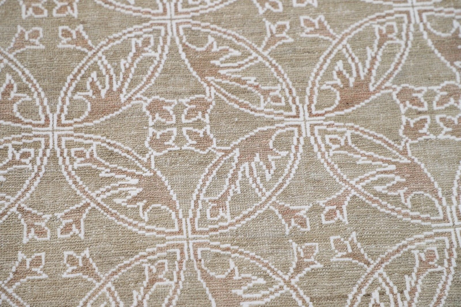 Tapis en laine noué à la main, beige et ivoire, 7 x 9 pi. Tapis turc à motif de treillis photo vinterior
