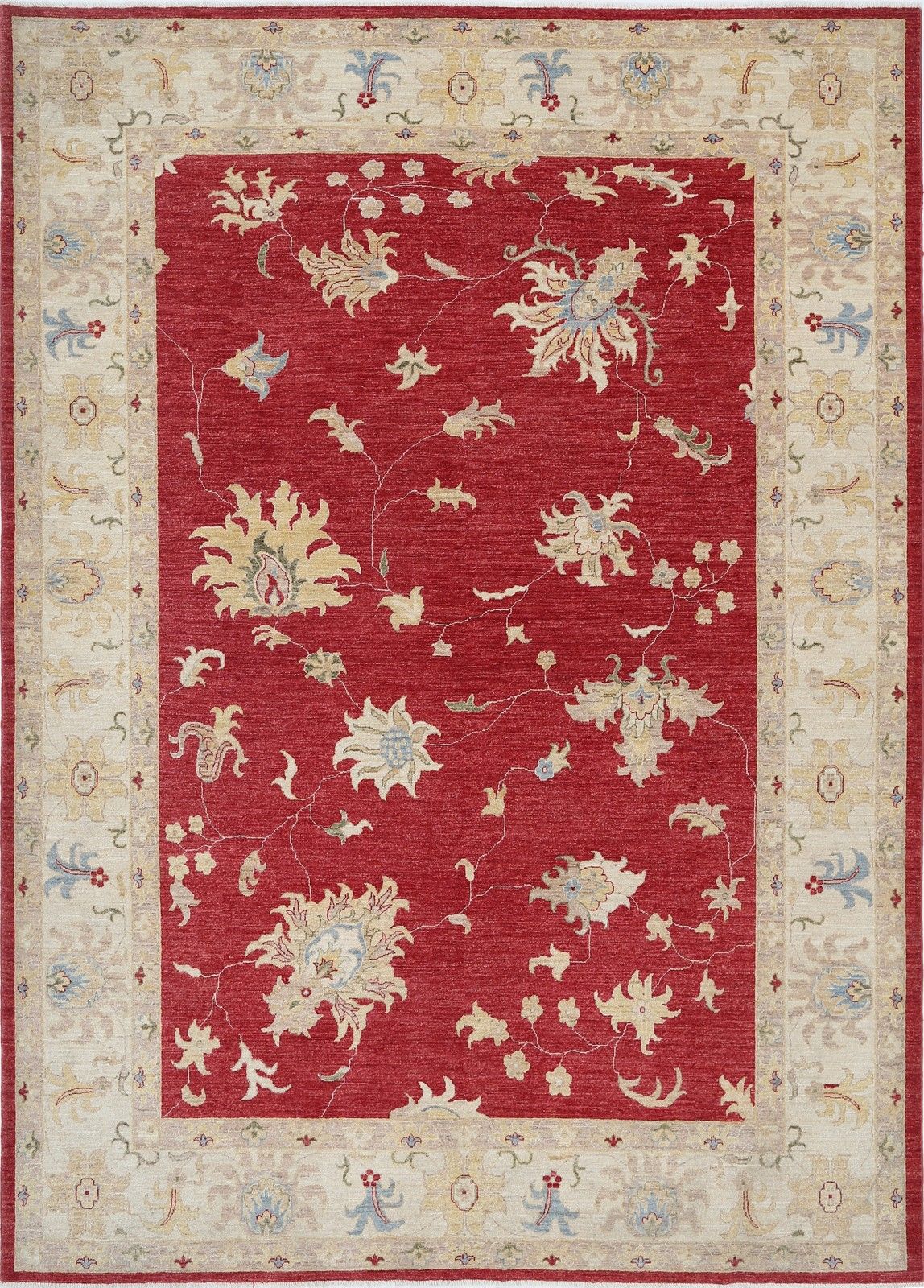 Grand tapis à motifs floraux noué à la main, champ rouge et bordure ivoire, 2,49 x 3,43 m