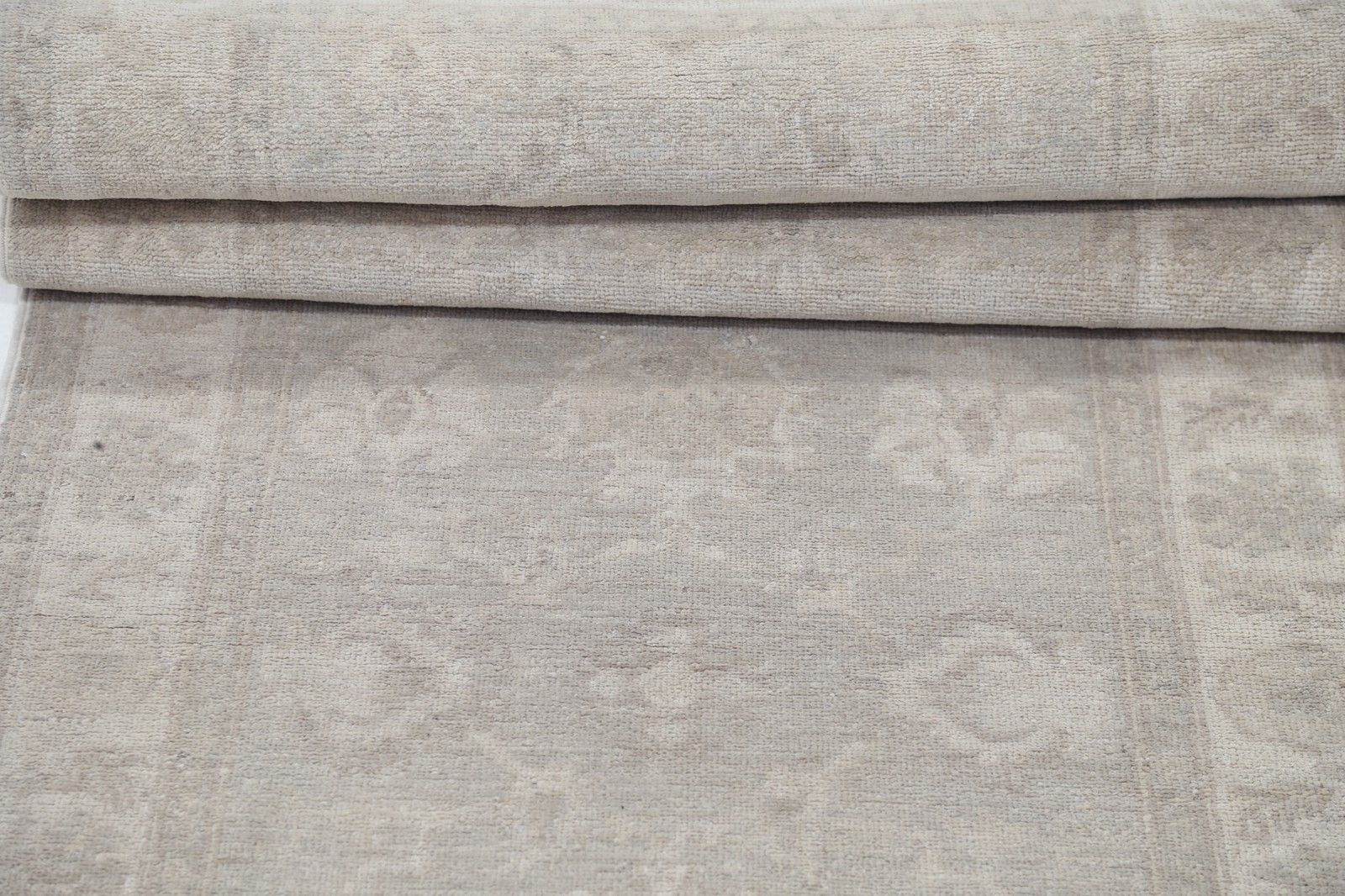 2.6x10 Ft Hand Knotted Floral Oushak Wool Runner Rug. Soft Colored Hallway Rug photo vinterior