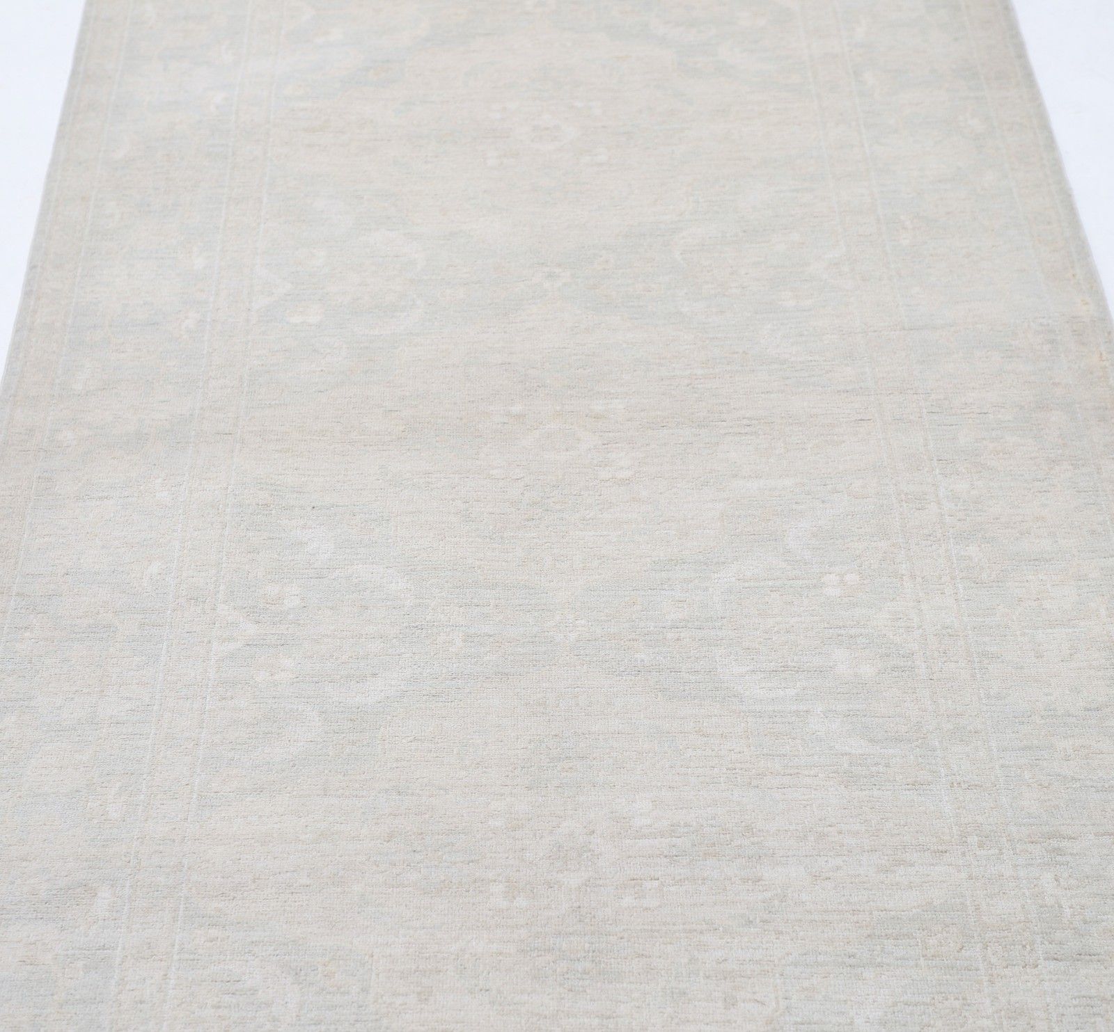 3,4 x 11,4 ft handgeknoopt loperkleed. Zachtgetint kleed voor hal, gang en entree photo for sale