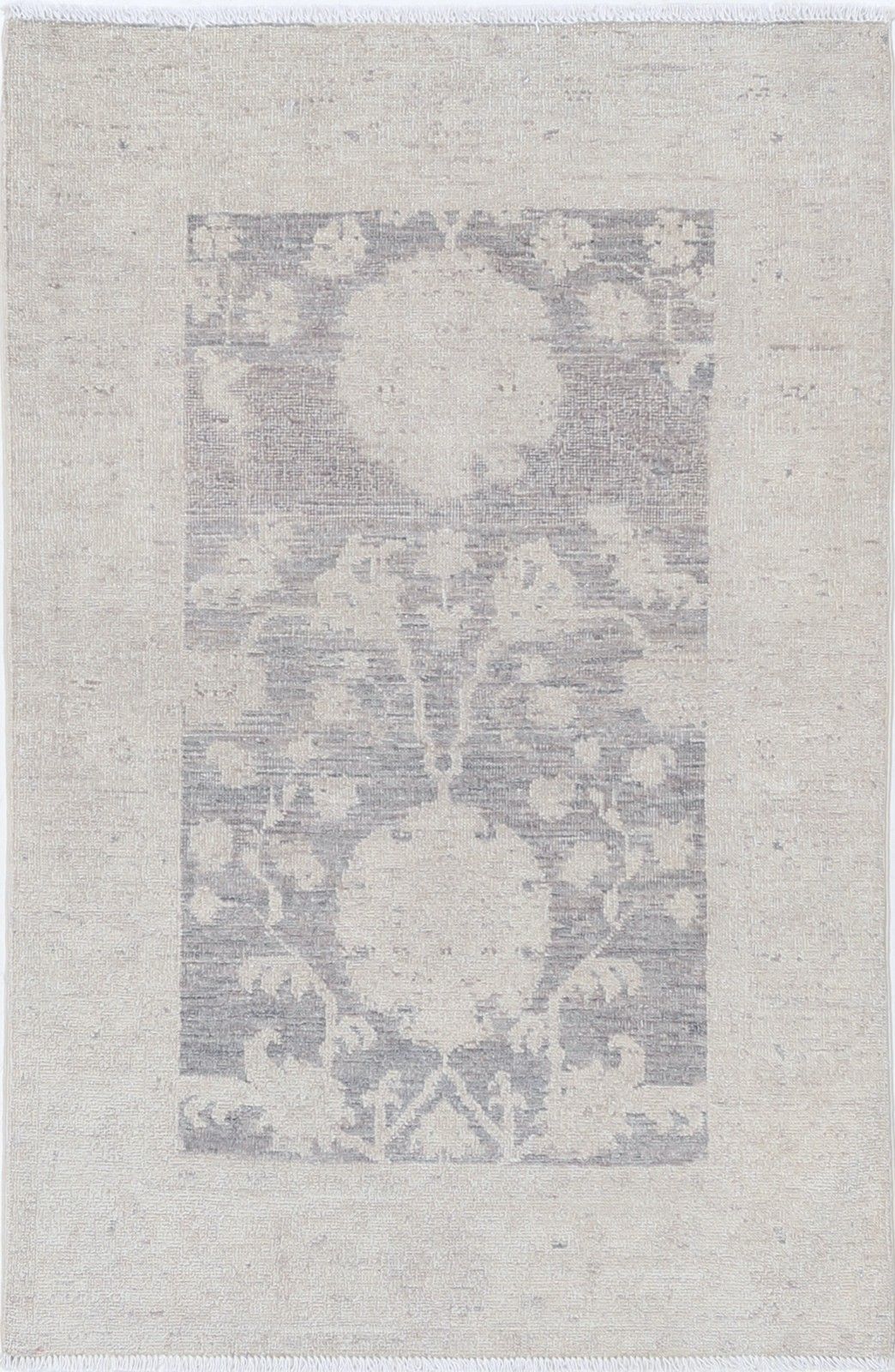 Tapis d'appoint Oushak traditionnel, 80 x 120 cm. Tapis noué à la main aux tons sourds. 100 % laine