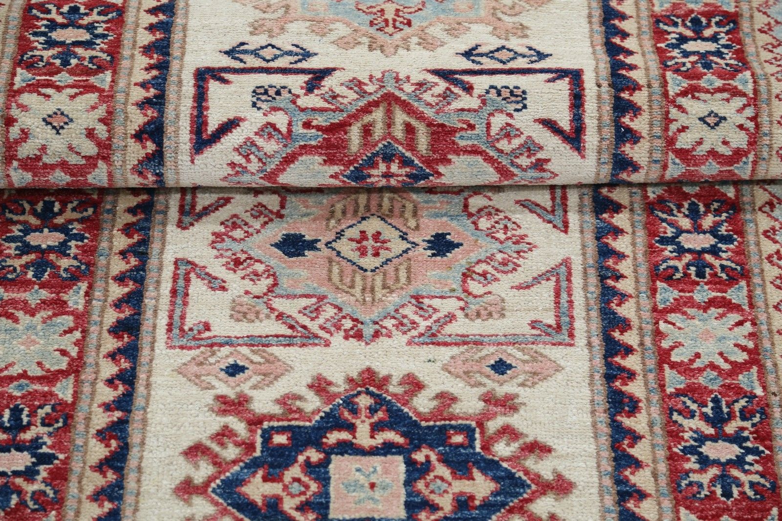 2,4 x 6,6 ft handgeknoopt loperkleed voor hal. Beige wollen loper voor keuken photo vinterior