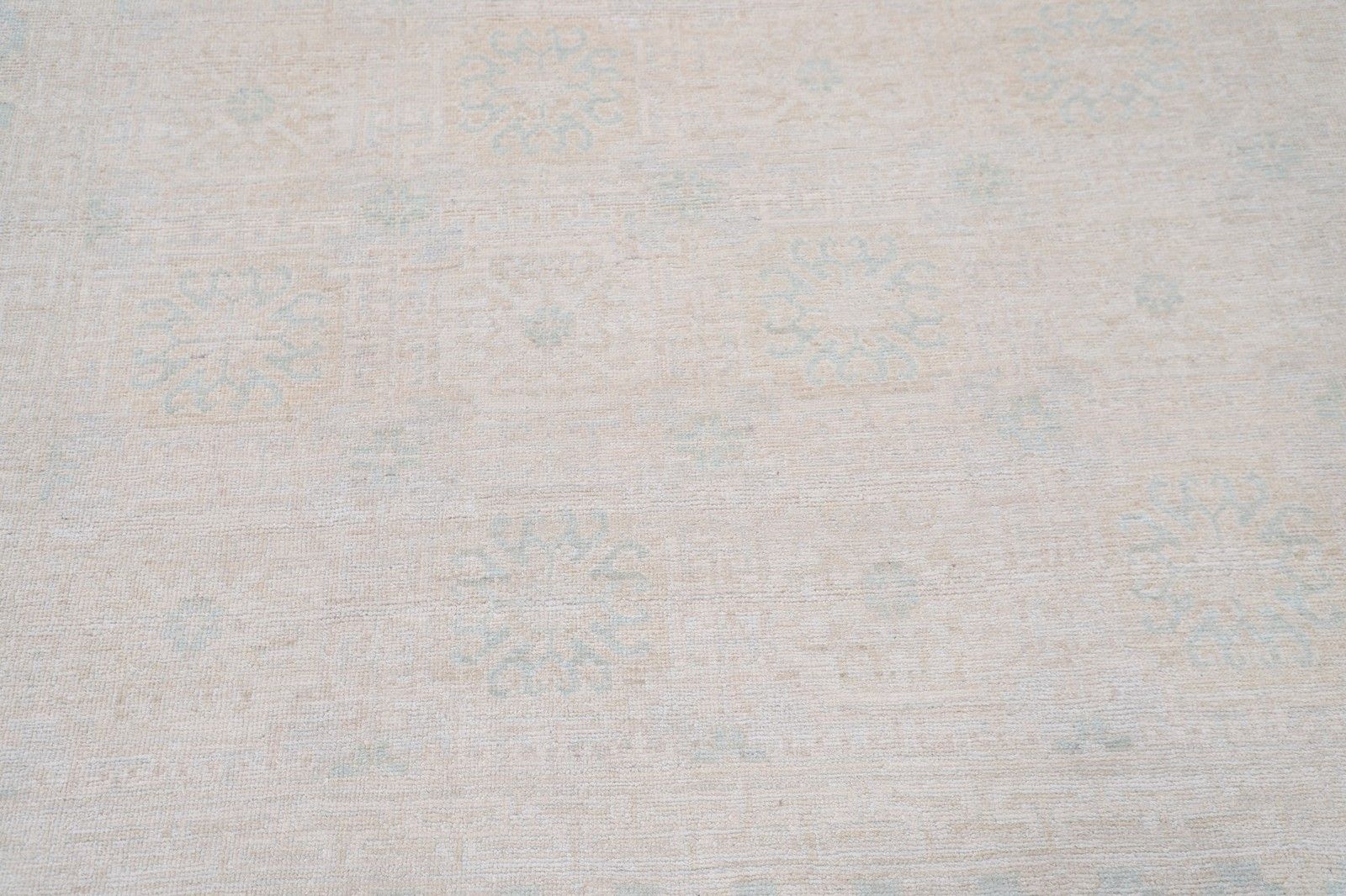 Tapis traditionnel fait main bleu et beige, 3,51 x 4,25 m. Tapis de salon photo Textiles