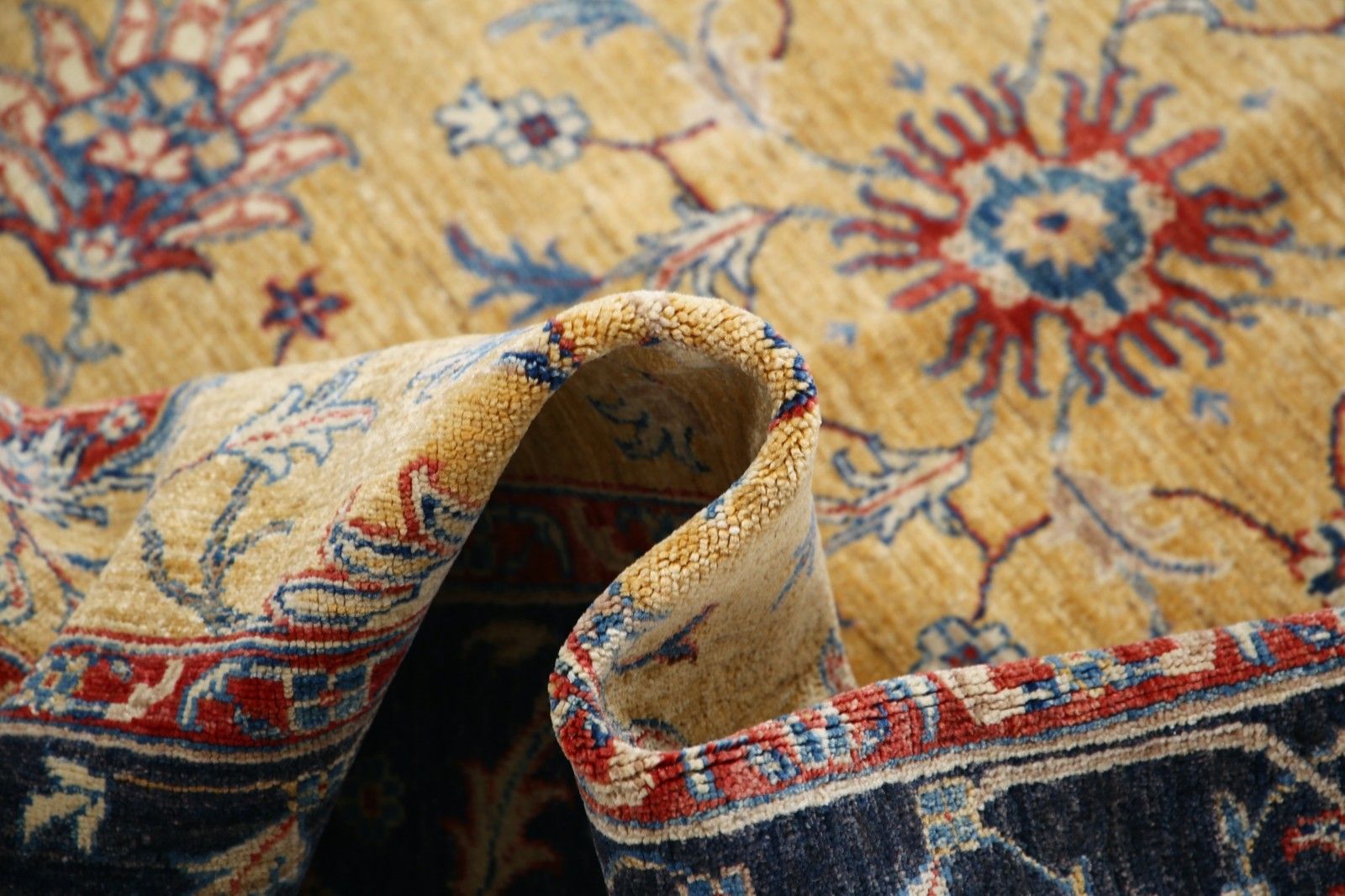 5x6,2 ft handgeknoopt Turks wollen vloerkleed. Floraal Oushak-kleed voor de woonkamer photo vinterior