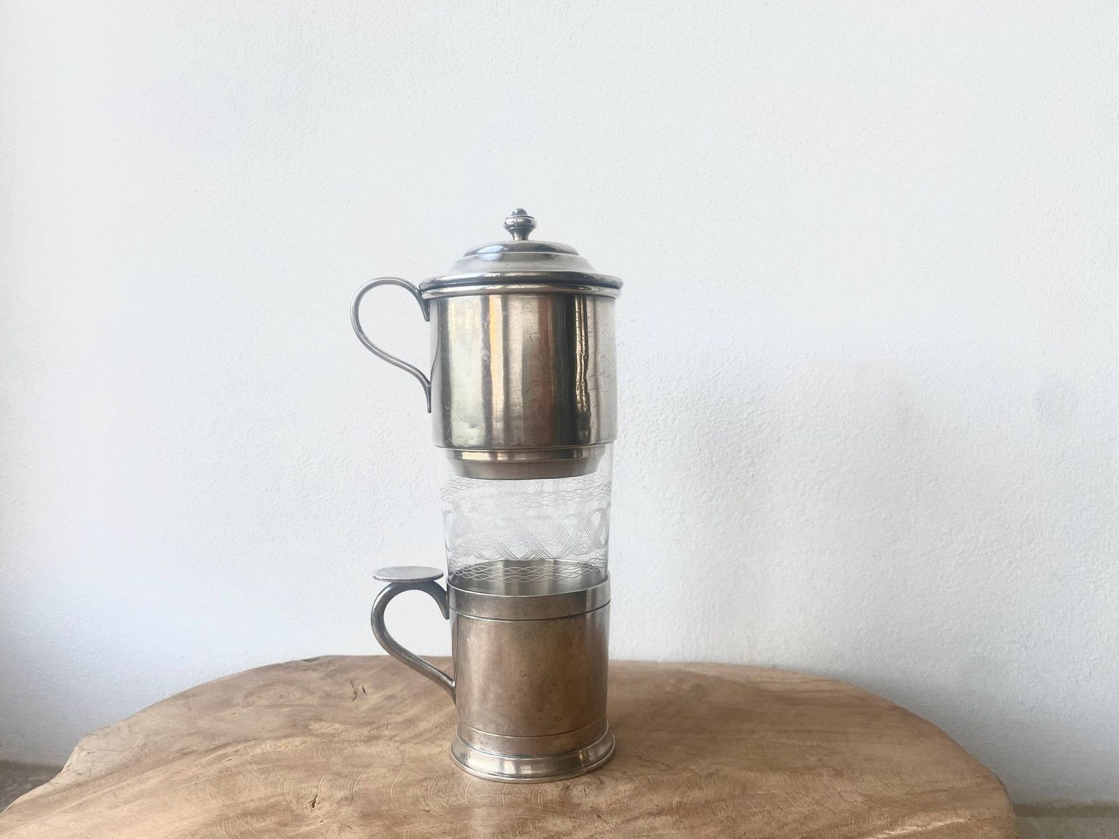 Cafetière d'époque en verre et métal argenté