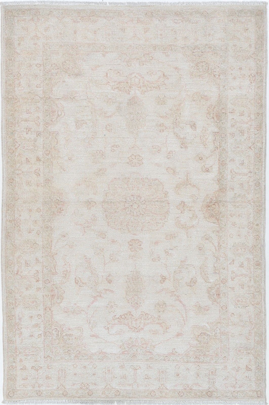 3.2x5 Ft Hand Knotted Ivory, Blush Wool Area Rug. Medallion Design Accent Rug