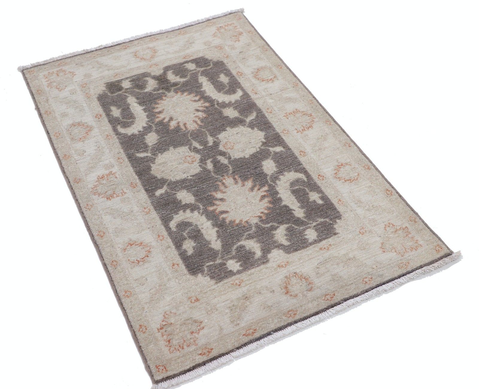 2,6x3,8 ft handgeknoopt bloemmotief Turks vloerkleed in grijs en beige. 100% wol photo furniture