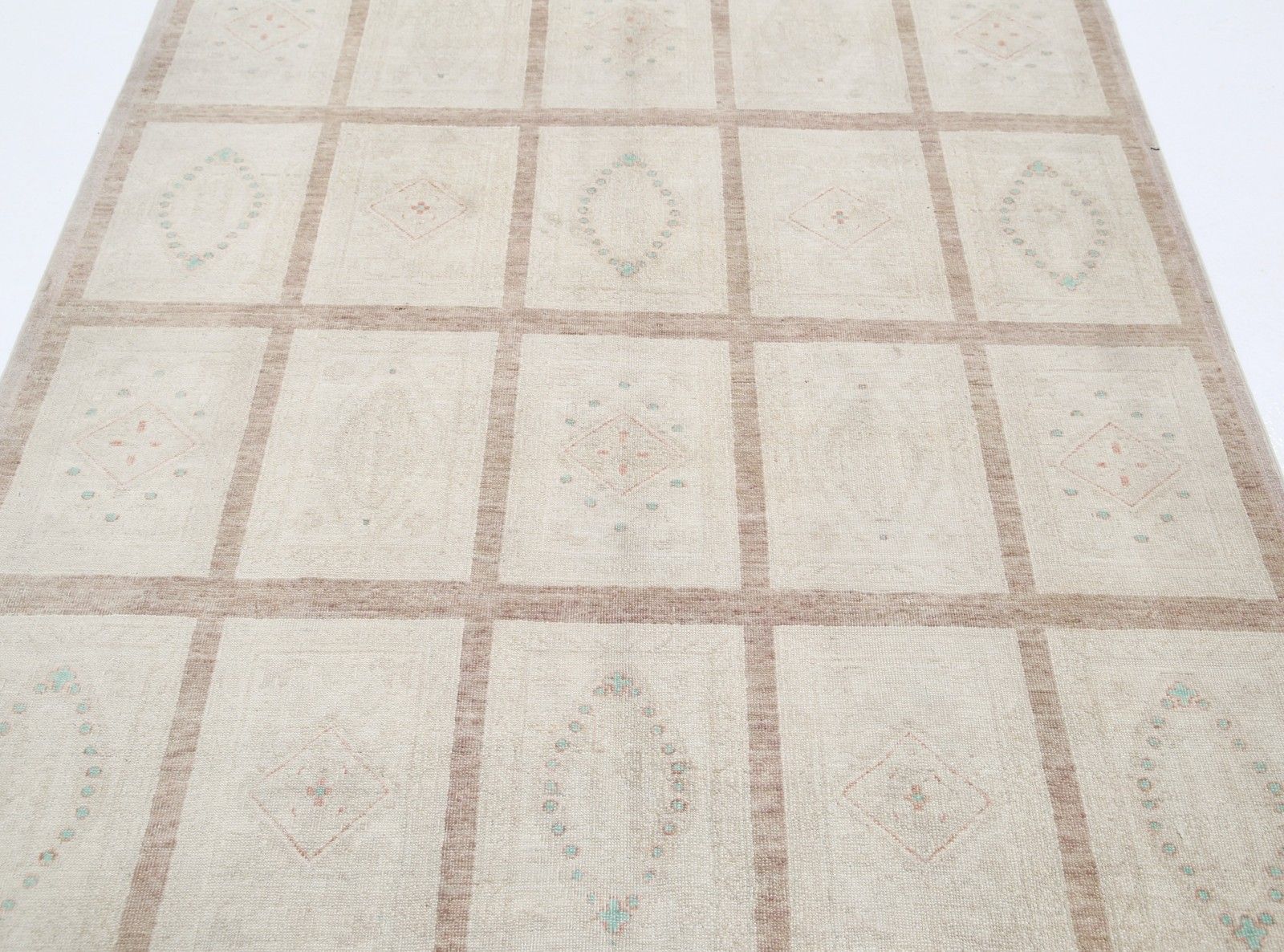 5.2x9 Ft Hand Knotted Area Rug For Living Room, Bedroom And Dining Room Decor photo 2354.0
