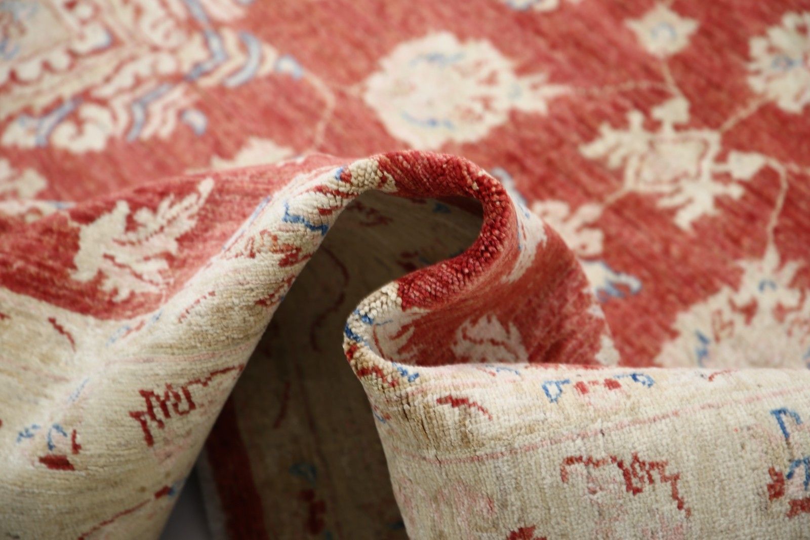 5.6x8 Ft Traditional Handknotted Floral Area Rug With Red Field And Beige Border photo vinterior