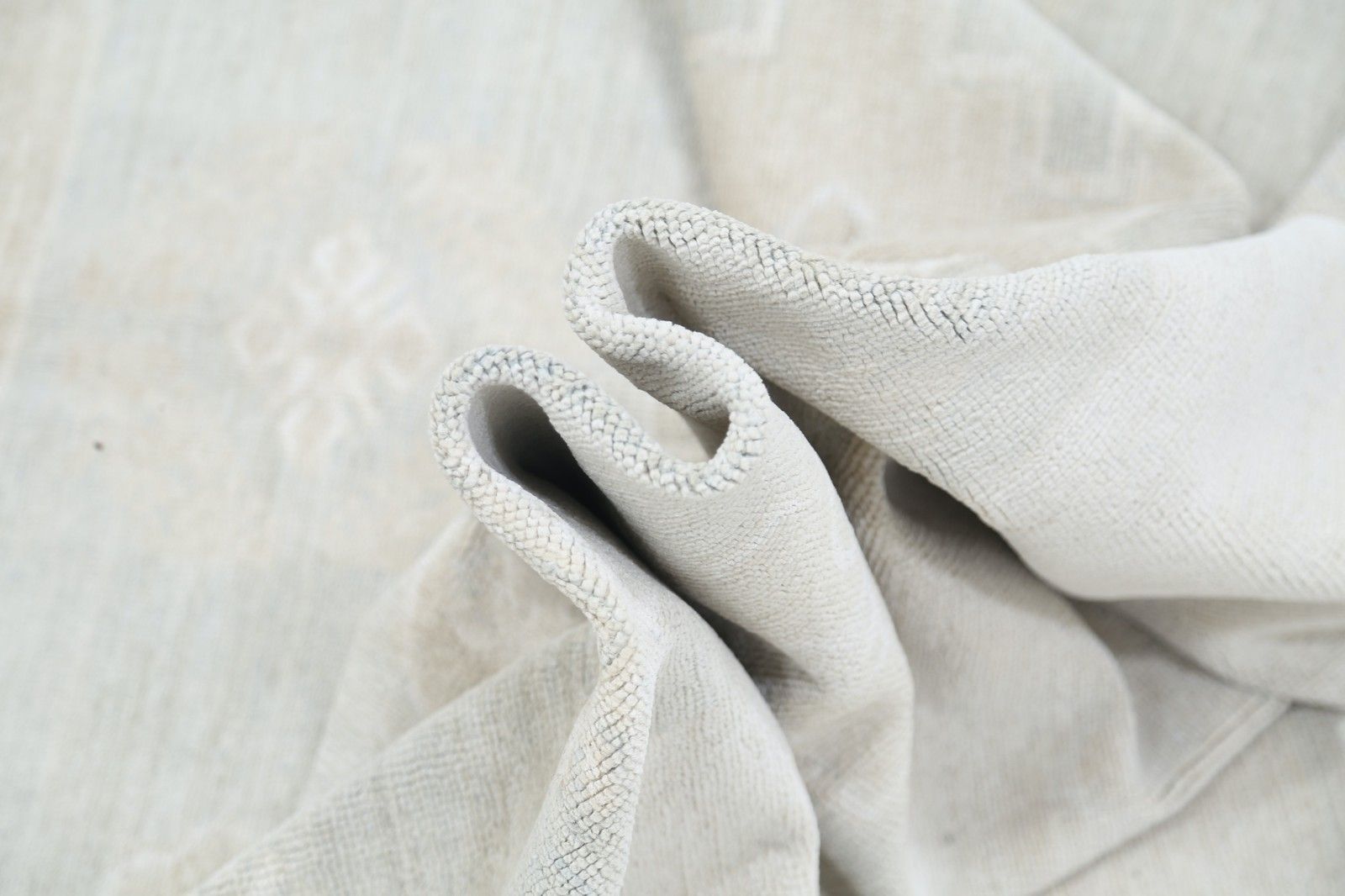 6.3x9.4 Ft Hand Knotted Soft Toned Area Rug For Living Room And Dining Room photo vinterior
