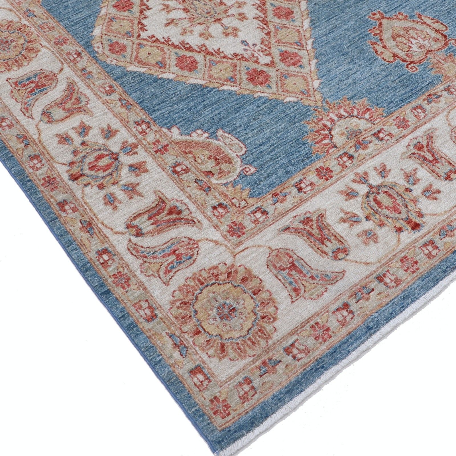 Tapis noué à la main bleu clair, ivoire et rose poudré, 2 x 3,15 m. Motif géométrique en losanges photo buy